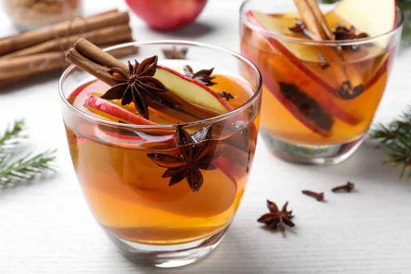 Hot Mulled Cider Ingredients Fir Branches White Wooden Table Closeup — Stock Photo, Image