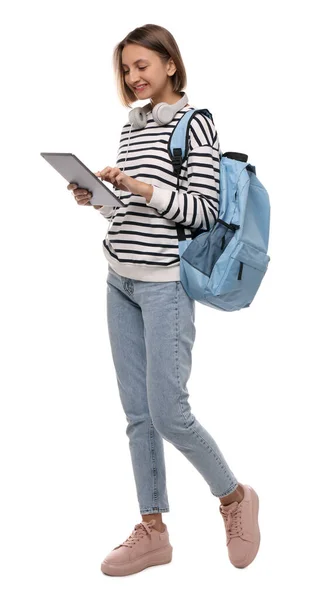 Jovem Estudante Com Tablet Mochila Fones Ouvido Fundo Branco — Fotografia de Stock
