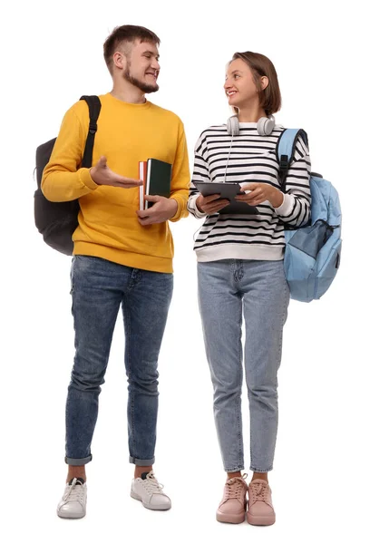 Jovens Estudantes Com Mochilas Livros Tablet Sobre Fundo Branco — Fotografia de Stock