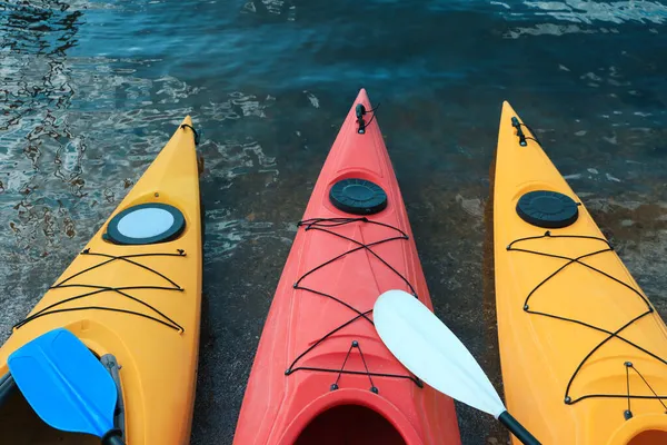 Modern Kayaks Paddles Beach River View Summer Camp Activity — Stock Photo, Image