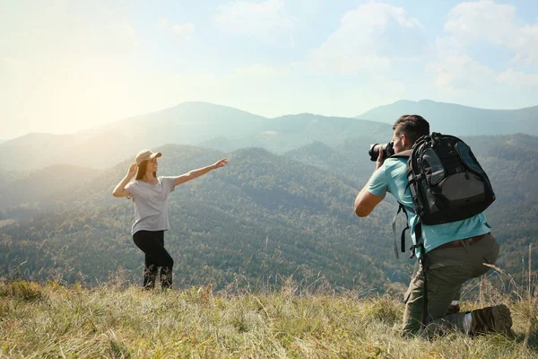 Professional Photographer Taking Picture Woman Mountains — Stock Photo, Image