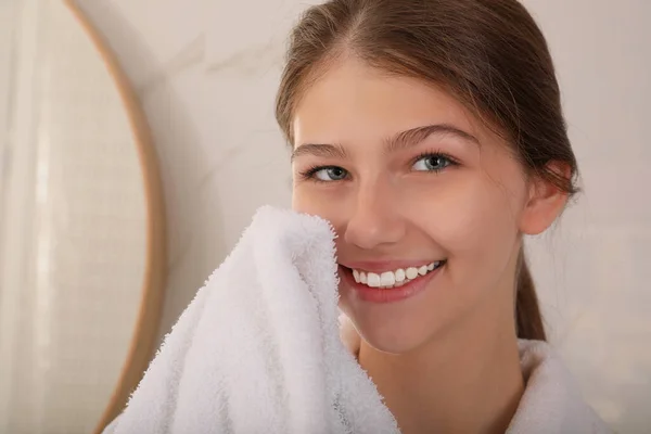 Beautiful Teenage Girl Wiping Face Towel Home Closeup — Stock Photo, Image