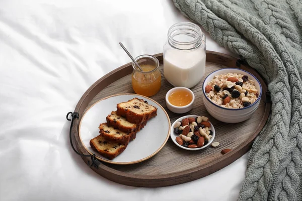 Bandeja Com Saboroso Café Manhã Cama Manhã — Fotografia de Stock