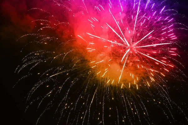 Wunderschönes Helles Feuerwerk Erhellt Den Nachthimmel — Stockfoto