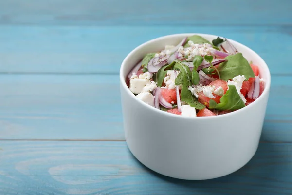 Köstlicher Salat Mit Wassermelone Roter Zwiebel Rucola Und Feta Auf — Stockfoto