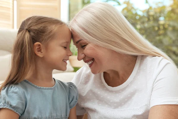 Happy Grandmother Spending Time Her Granddaughter Home — Stock Photo, Image