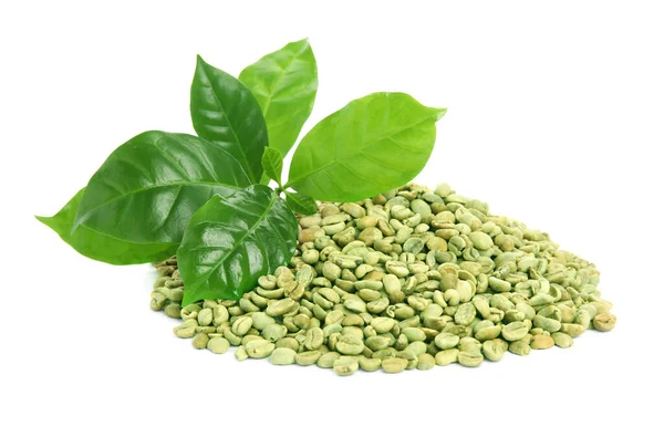 Groene Koffiebonen Verse Bladeren Witte Achtergrond — Stockfoto