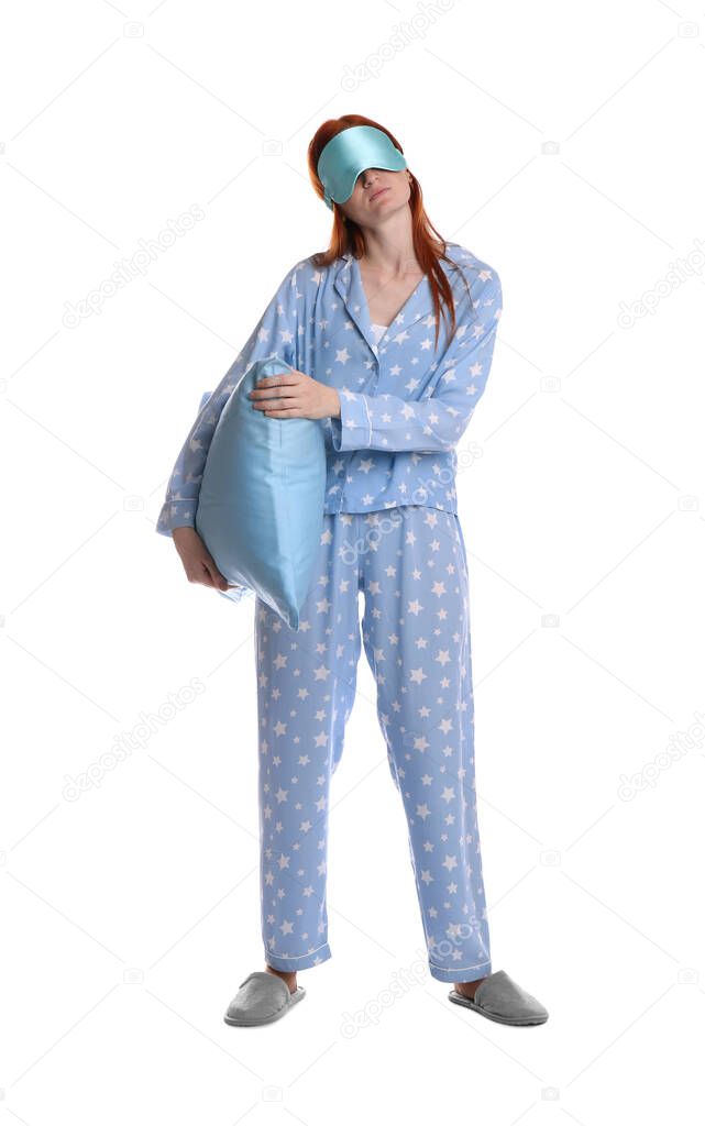 Mujer Joven Con Pijamas Zapatillas Con Almohada Estado Sonambulo Sobre Foto de stock NewAfrica 522102860
