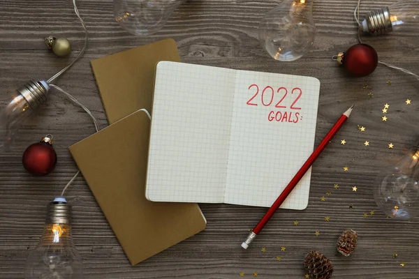 Napis 2022 Cele Zapisane Planerze Świątecznym Wystroju Drewnianym Tle Płaskie — Zdjęcie stockowe