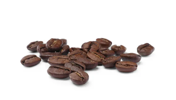 Färska Rostade Kaffebönor Vit Bakgrund — Stockfoto
