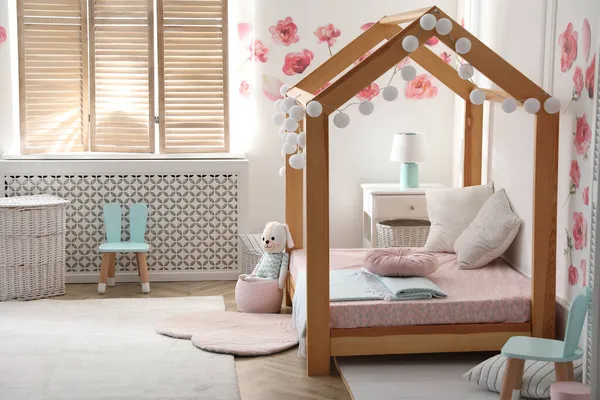 Elegante Habitación Infantil Interior Con Cama Madera Casa — Foto de Stock