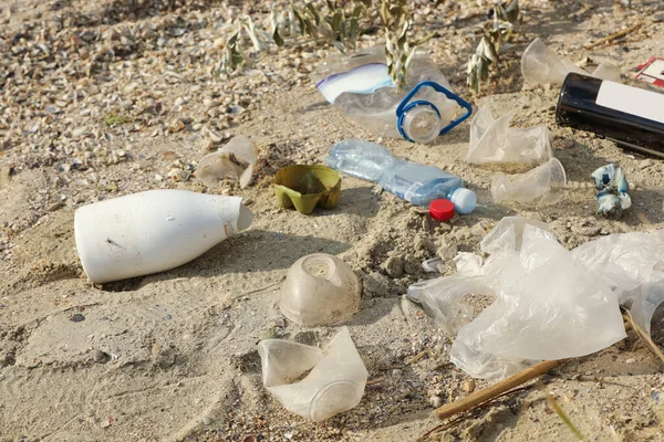 Müll Strand Verstreut Umweltverschmutzung — Stockfoto