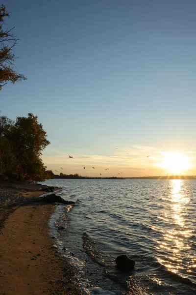 Pittoresca Vista Sul Tranquillo Fiume Tramonto — Foto Stock