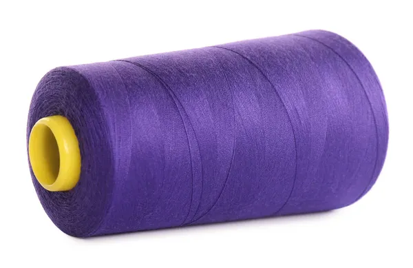 白に隔離された紫色の縫製糸のスプール — ストック写真