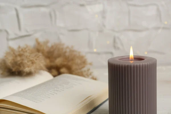 Burning Candle Open Book Table Χώρος Για Κείμενο — Φωτογραφία Αρχείου