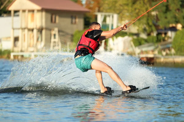 Man Wakeboard Floden Extrem Vattensport — Stockfoto