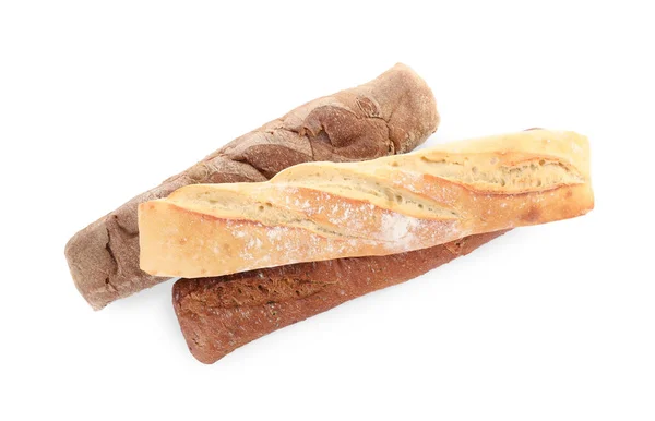 白い背景に異なるおいしいバゲット トップビュー 新鮮なパン — ストック写真