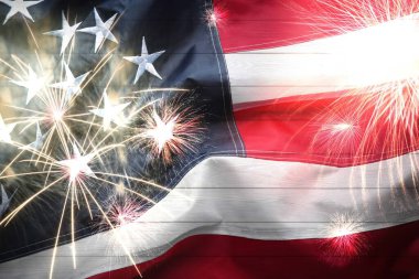ABD 'nin Bağımsızlık Günü. Ulusal Amerikan bayrağı ve havai fişekleri