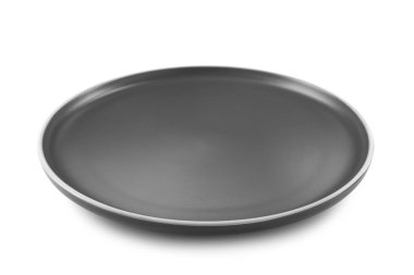 Beyaz üzerine izole edilmiş yeni boş siyah tabak