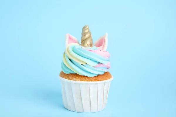 Χαριτωμένο Γλυκό Μονόκερος Cupcake Γαλάζιο Φόντο — Φωτογραφία Αρχείου