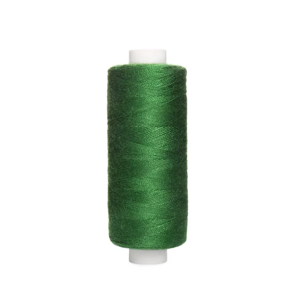 白に隔離された緑の縫製糸のスプール — ストック写真
