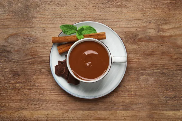 Finom Forró Csokoládé Csésze Asztalon Felülnézet — Stock Fotó
