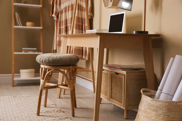 Comfortable Wooden Stool Table Laptop Indoors Interior Design — Stock Photo, Image