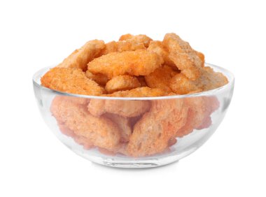 Beyaz arka planda cam kasede lezzetli gevrek ruslar.