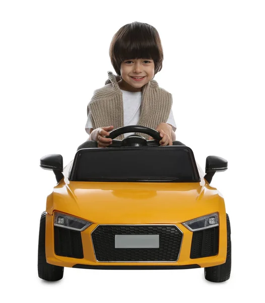 Bonito Menino Dirigindo Carro Brinquedo Elétrico Das Crianças Fundo Branco — Fotografia de Stock
