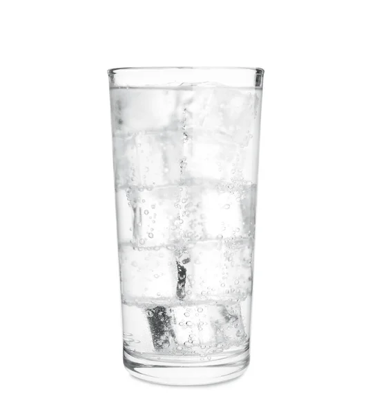 Szklanka Wody Sodowej Lodem Izolowana Biało — Zdjęcie stockowe