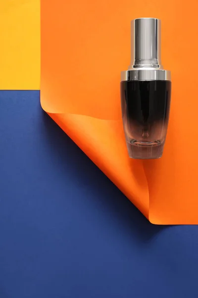 Leere Flasche Parfüm Auf Farbigem Hintergrund Raum Für Text — Stockfoto