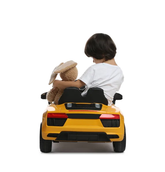 Lindo Niño Pequeño Con Conejito Juguete Que Conduce Coche Los —  Fotos de Stock