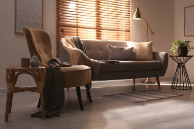 Şık salon iç rahat koltuk ve kanepe