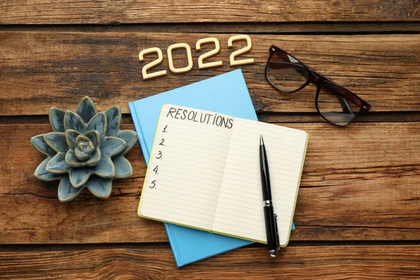 Podejmowanie Uchwał Rok 2022 Kompozycja Płaska Notatnikiem Drewnianym Stole — Zdjęcie stockowe