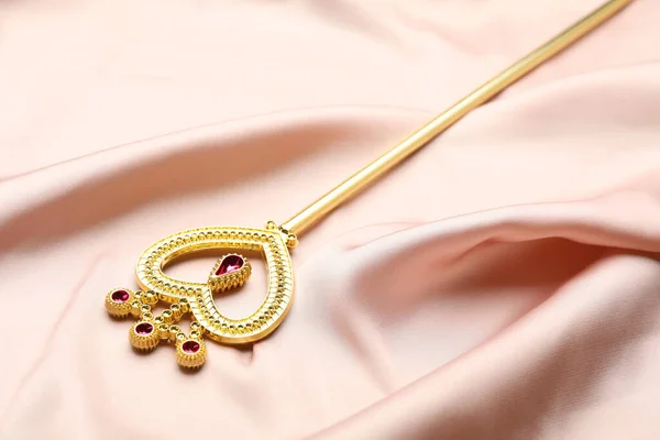 Красива Золота Чарівна Паличка Рожевій Тканині — стокове фото