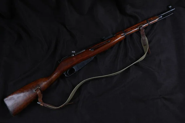 Pistola Caça Vintage Tecido Escuro Vista Superior — Fotografia de Stock