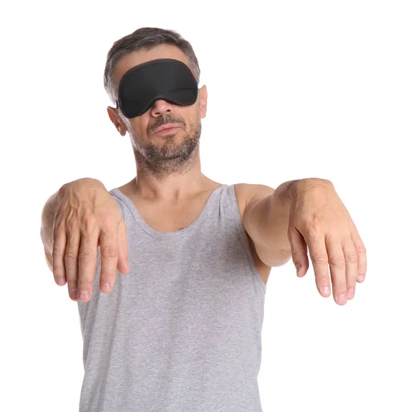 Man Met Oogmasker Slaapwandelende Staat Witte Achtergrond — Stockfoto