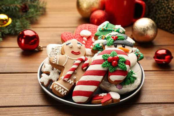 Deliciosas Galletas Caseras Navidad Decoración Festiva Mesa Madera —  Fotos de Stock