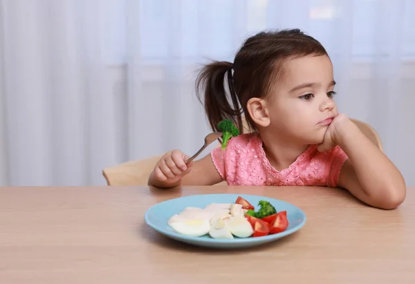 Nettes Kleines Mädchen Das Sich Weigert Hause Frühstücken Platz Für — Stockfoto