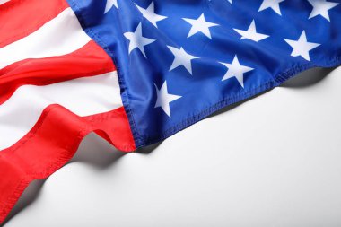 Beyaz arkaplanda Amerikan bayrağı, yakın plan görünümü