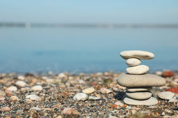 Stack Med Stenar Stranden Utrymme För Text Harmoni Och Balans — Stockfoto