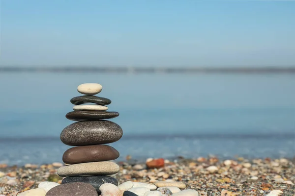 Montón Piedras Playa Espacio Para Texto Concepto Armonía Equilibrio — Foto de Stock