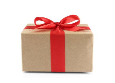 Beyaz üzerinde kırmızı yay olan güzel hediye kutusu