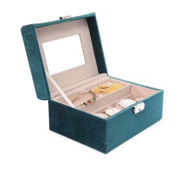 Güzel bijouterie ve beyaz üzerine izole pahalı kol saatleri olan zarif mücevher kutusu.