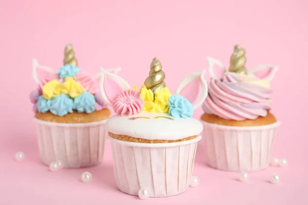 Γλυκό Γλυκό Cupcakes Μονόκερος Ροζ Φόντο — Φωτογραφία Αρχείου