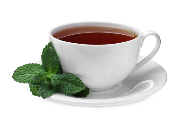 Filiżanka Aromatycznej Czarnej Herbaty Świeżą Miętą Białym Tle — Zdjęcie stockowe