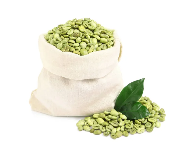 Zakdoek Zak Met Groene Koffiebonen Bladeren Witte Achtergrond — Stockfoto