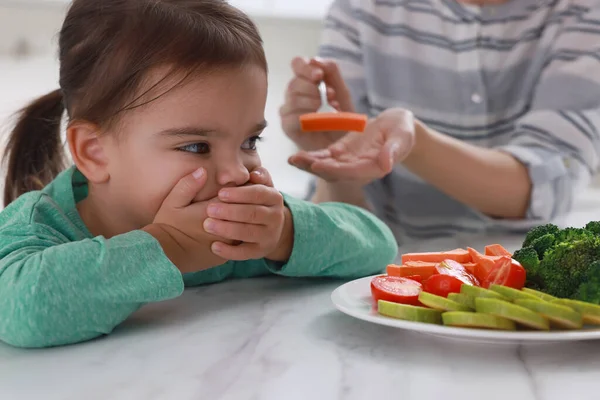 Mother Feeding Her Daughter Indoors Closeup Little Girl Refusing Eat — Stock Photo, Image