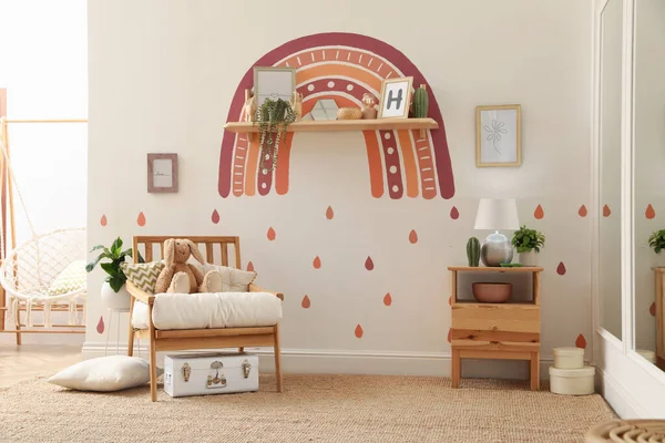 Interior Quarto Criança Com Pintura Arco Íris Parede — Fotografia de Stock