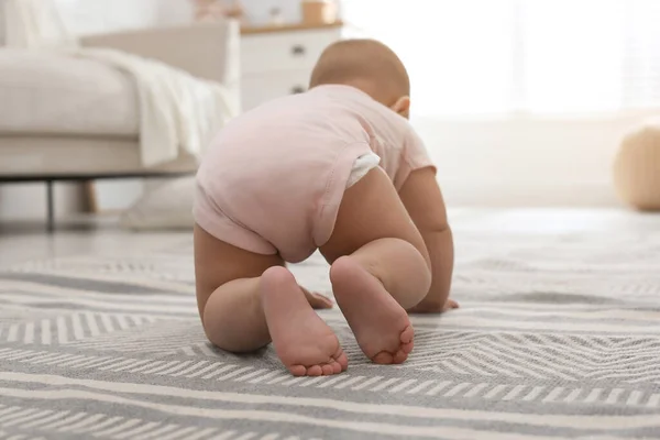 Cute Baby Crawling Home Focus Legs — Stock Photo, Image